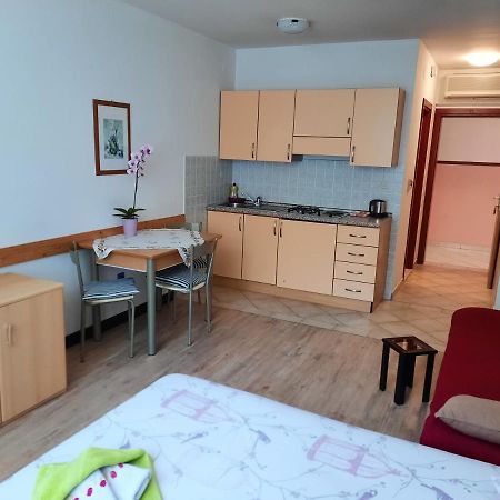 Apartmani Lorena Пула Екстер'єр фото