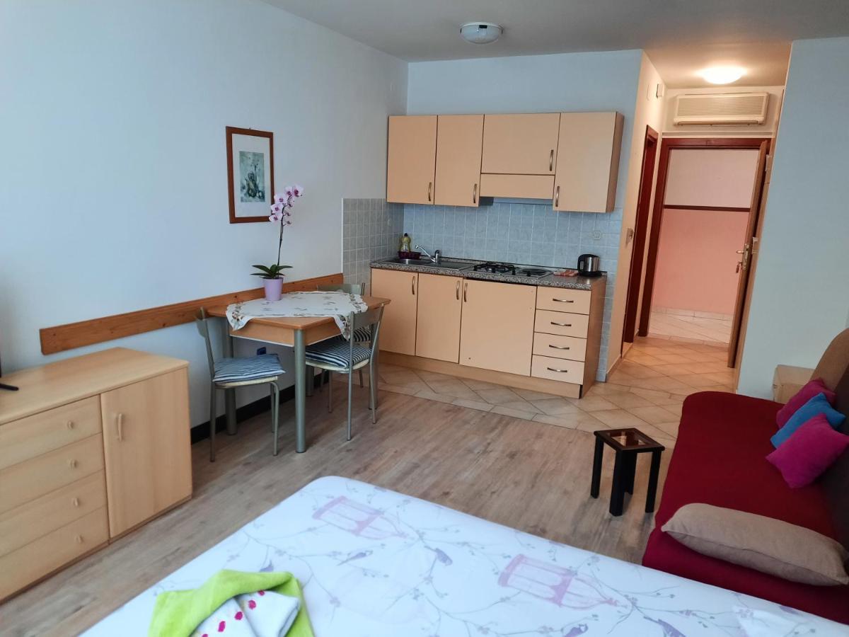 Apartmani Lorena Пула Екстер'єр фото